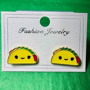 Dainty Stud Earrings: Two Tiny Tacos to Celebrate Taco Tuesdays 🌮🌮